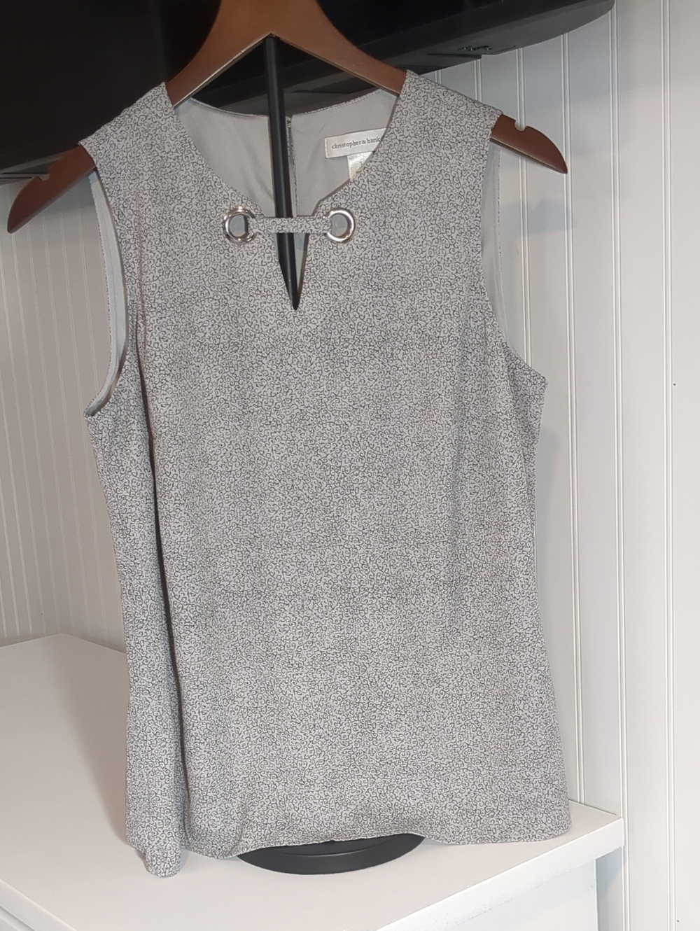 Christopher & Banks Light Gray Sleeveless Printed Keyhole Tank, Women's Size Sm.